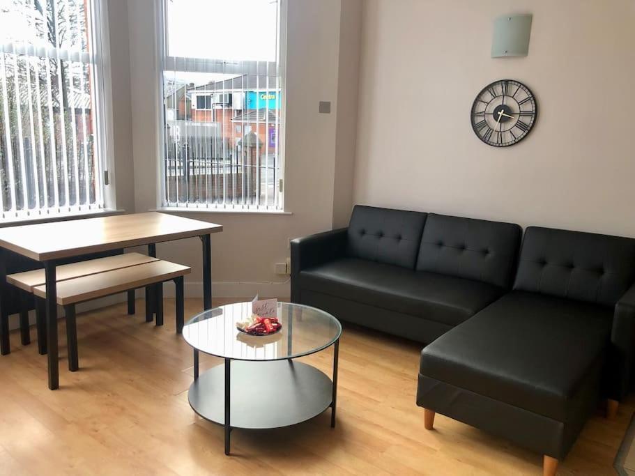Cliftonville Apartments ベルファスト エクステリア 写真